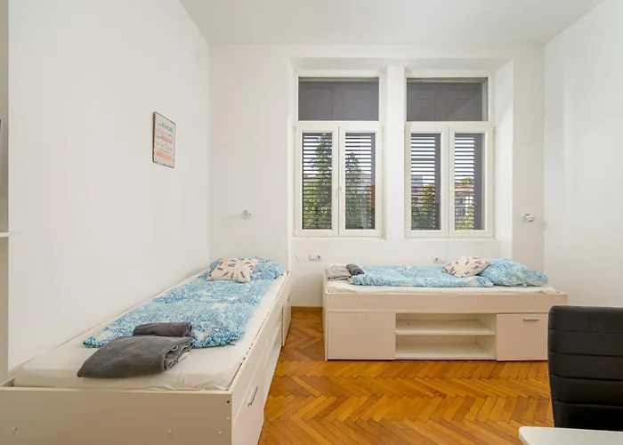 Todorovic 아파트 *